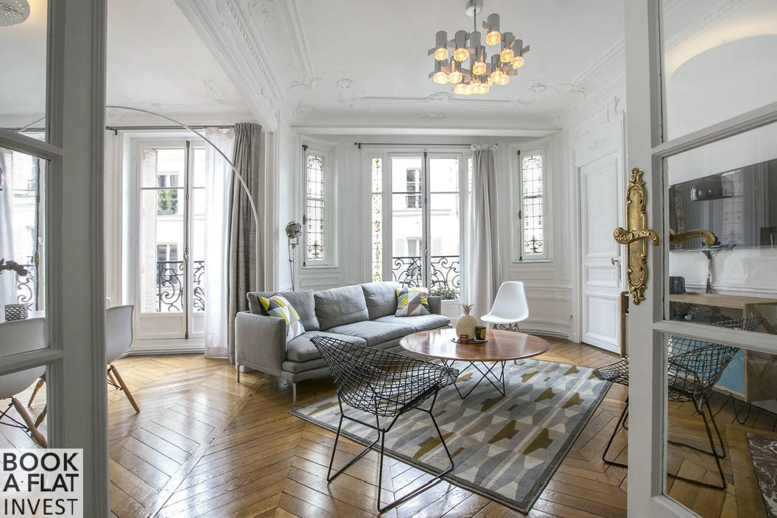 Appartement avec balcon à Paris 9ème — photo 1