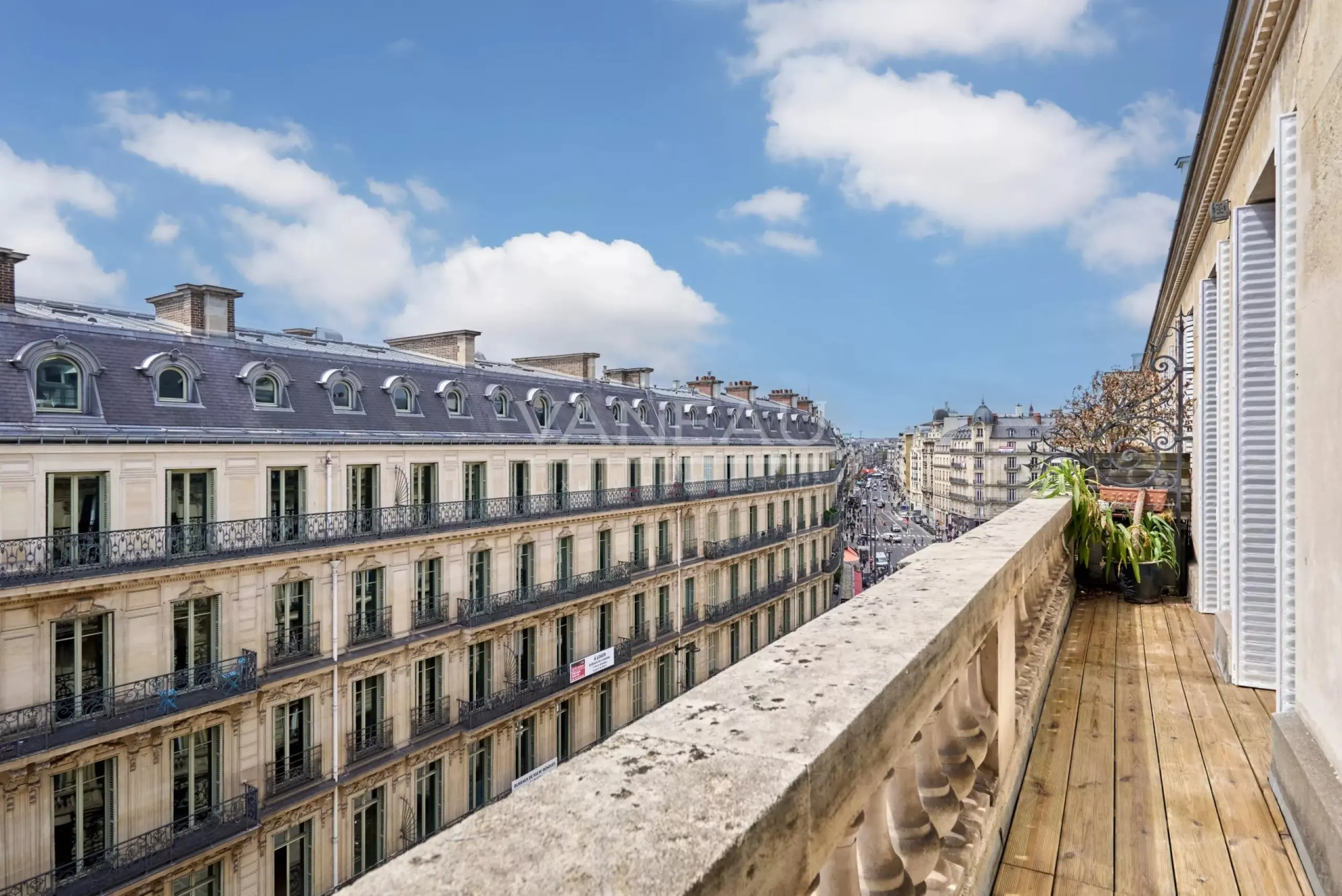 Duplex avec balcon à Paris 9ème — photo 1