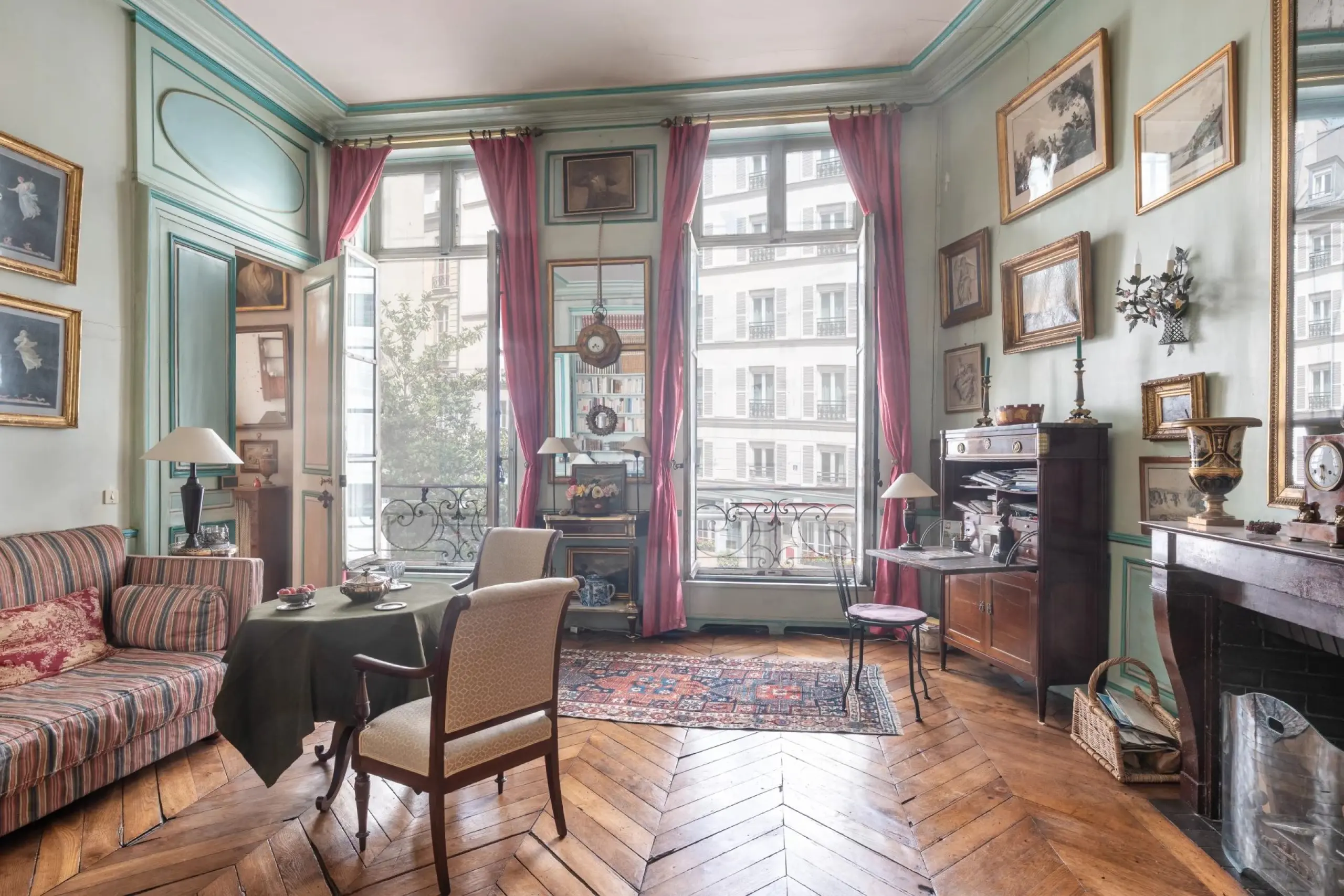 Appartement à Monnaie, Paris 6ème — photo 1